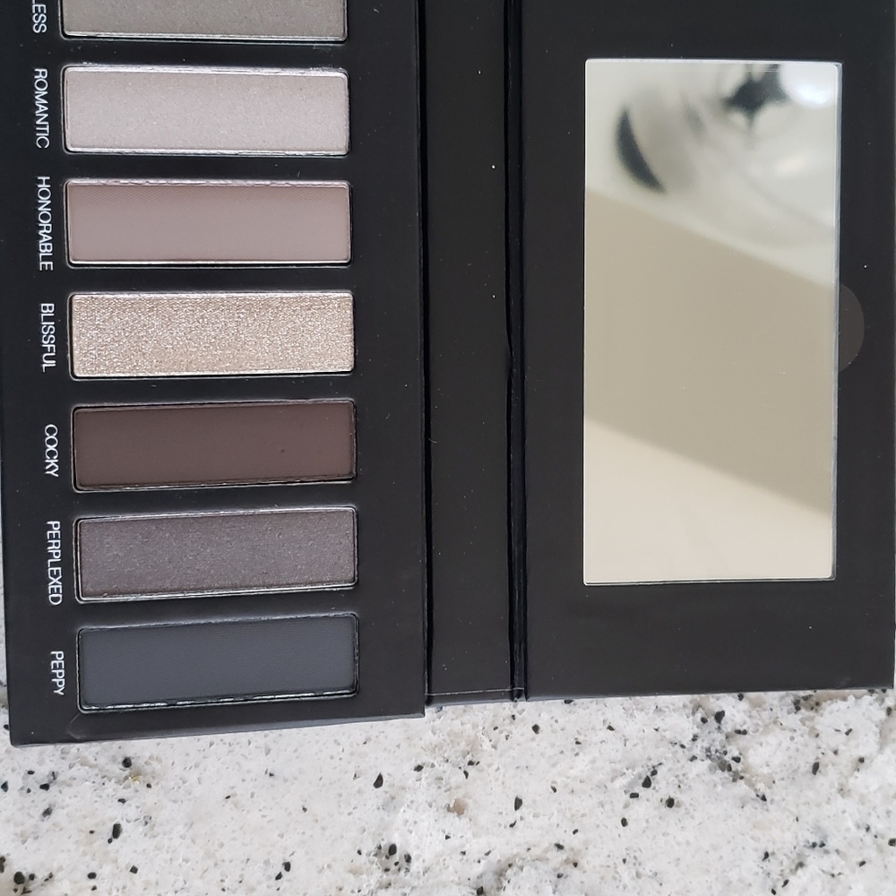 Younique Moodstruck Addiction Shadow Palette 2